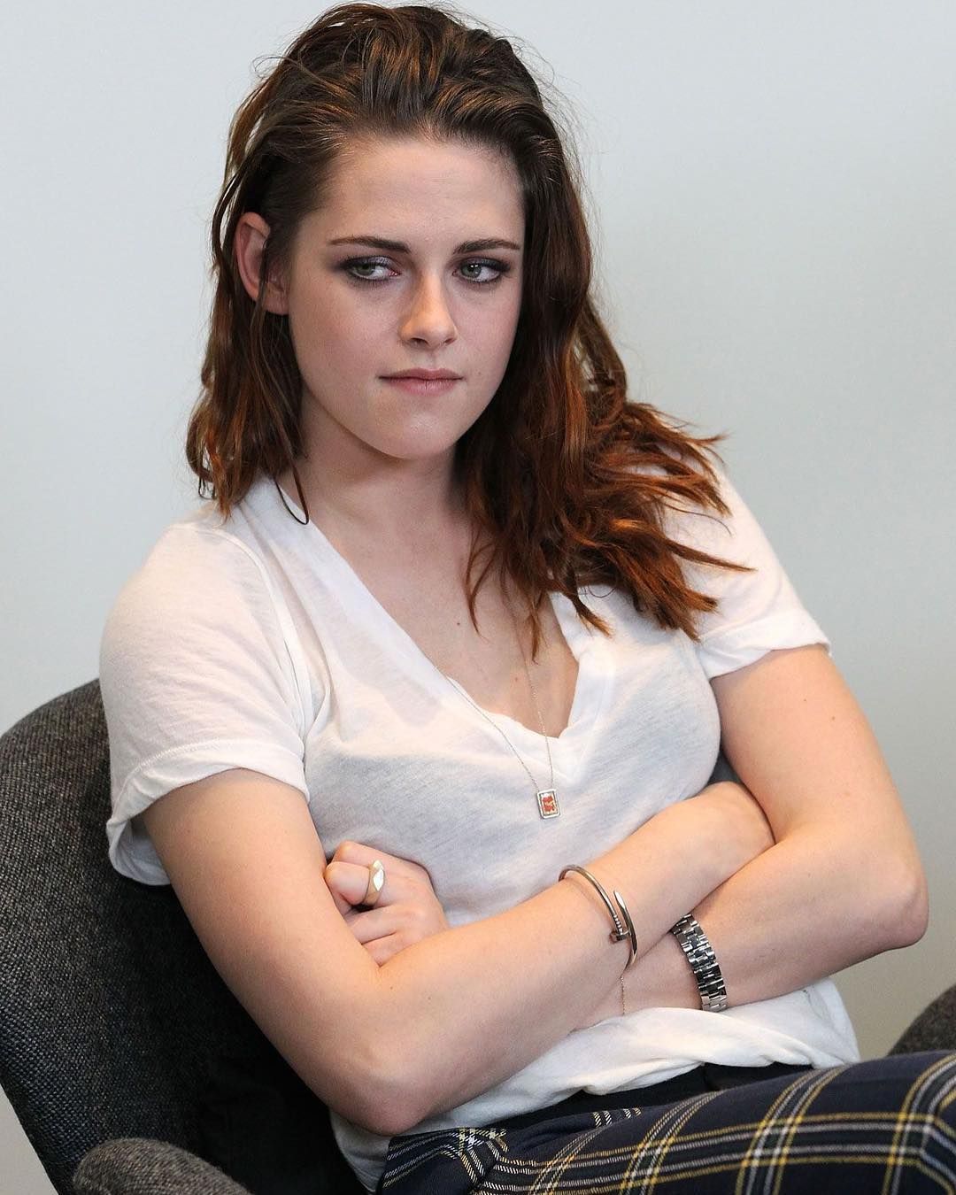 https://www.instagram.com/kristenstewart__/